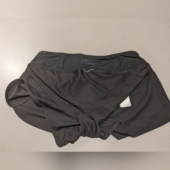 Patagonia - Women's Strider Shorts 3.5" STY24654SP19 | Black | Small - Picture 11 of 12